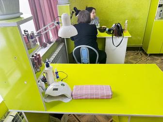 Маникюрный столик