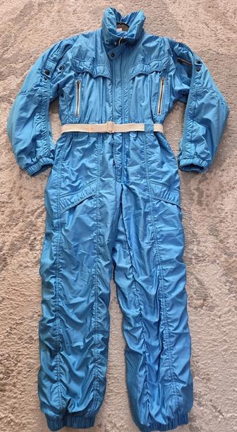 Горнолыжный комбинезон