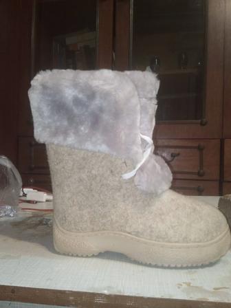 Продам валенки.белоруские.подошва резина.новые.