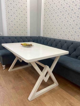 Кухонный уголок и стол