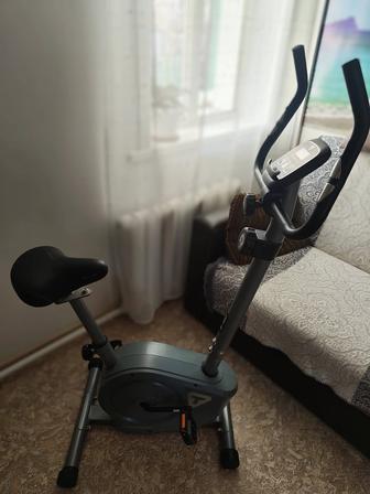Продается вертикальный велотренажер Alpin (или Torneo) модели B-160.