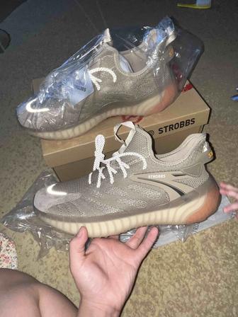 Продается кроссы