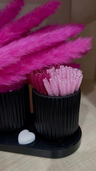 Нужна модель на ламинирование ресниц и бровей