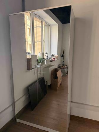 Шкаф с зеркалами