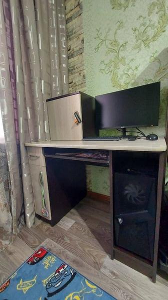 Продается стол компьютерный