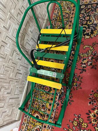 Продам санки в хорошем состоянии