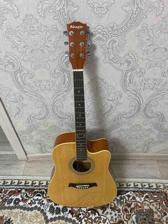 Акустическая гитара новая