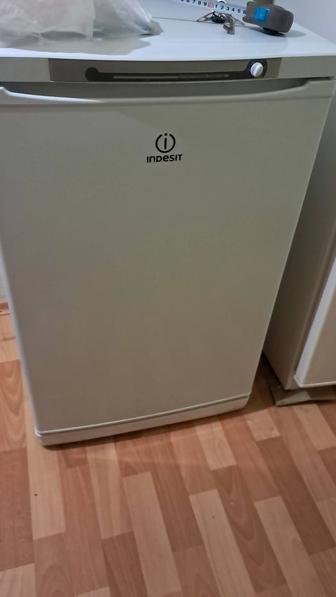 Продам морозильную камеру индезит