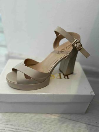 Босоножка сатылады