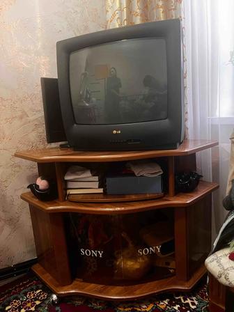 Продам тумбочку для гостиной