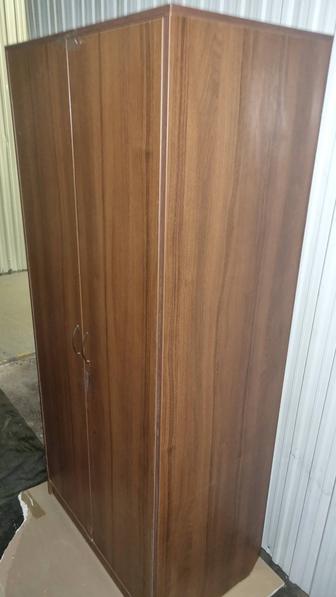 Продам шкаф и стол