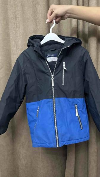 Продам куртку для мальчика