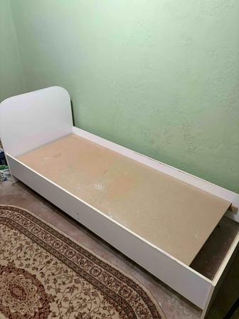 Односпальная кровать