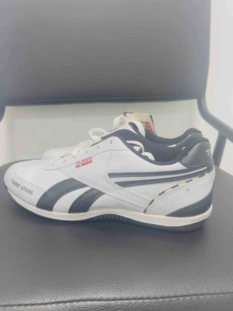 Кроссовки Tommy 39р