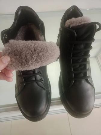 Продам зимние ботинки