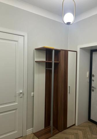 Шкаф и подставка для обуви