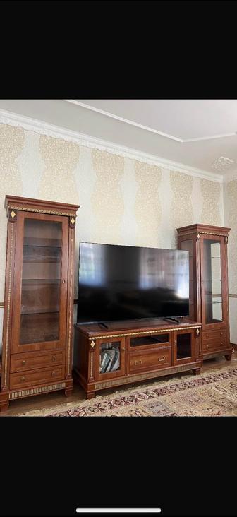 Продам шкаф в классическом стиле