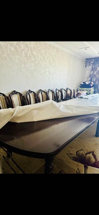 Большой гостевой стол с тульями