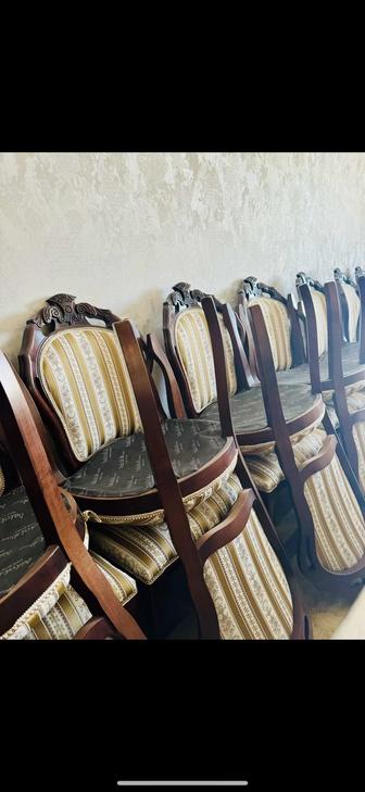 Большой гостевой стол с тульями