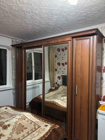 Продаю спальный гарнитур