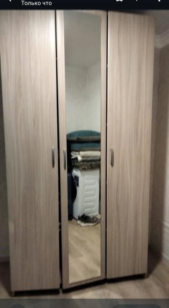 Даром отдам шкаф с зеркалом
