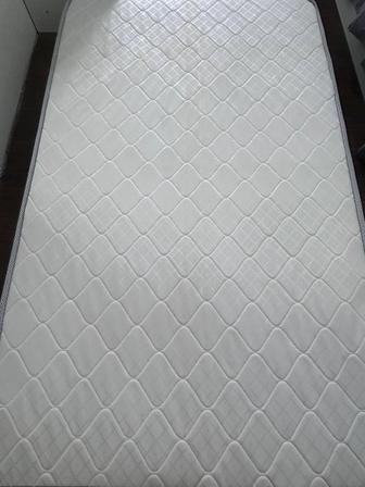 Матрас пружинный б/у