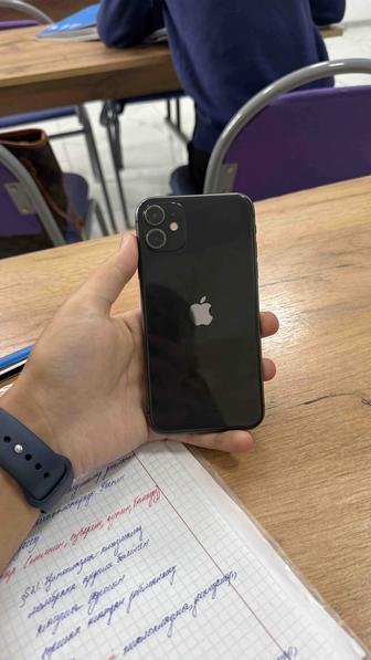 Продам айфон 11 срочно