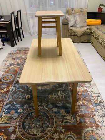 Продам стол кухонный с 4 табуретами