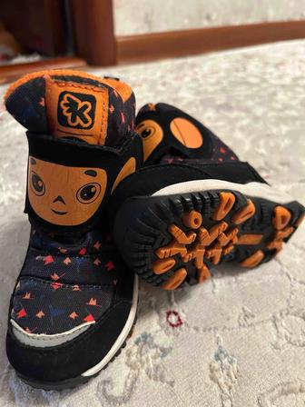 Продам сапожки детские