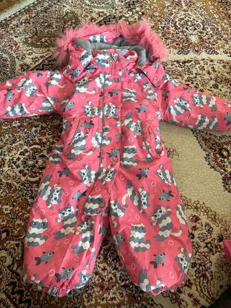 Продам комбинезон на девочку