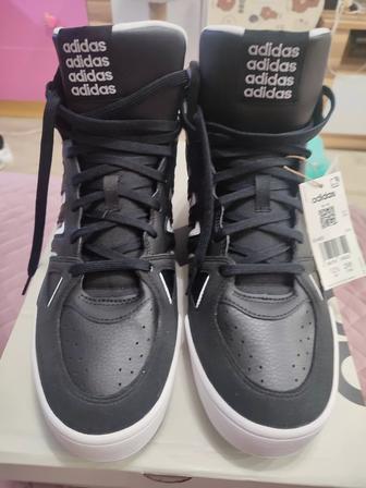 Продам кроссовки Adidas MIDCITY