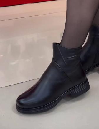 Женские зимние ботиночки, натуральная кожа внутри натуральный мех цигейка.