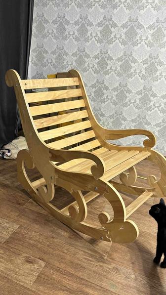 Продам кресло качалку