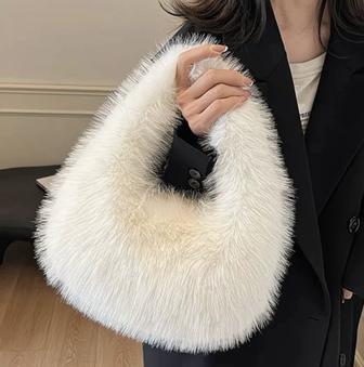 Сумочка из эко меха