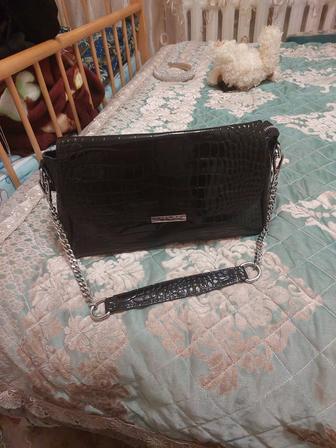 Продам сумку. Натуралка. Лаковая.