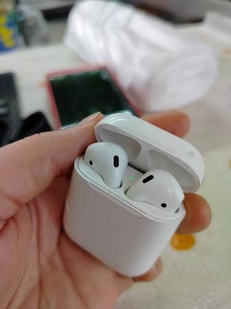 Подаётся наушники airpods
