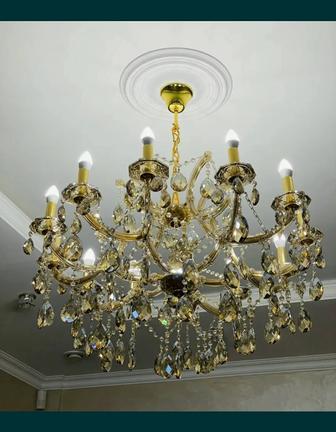Продам люстру 12 рожковая
