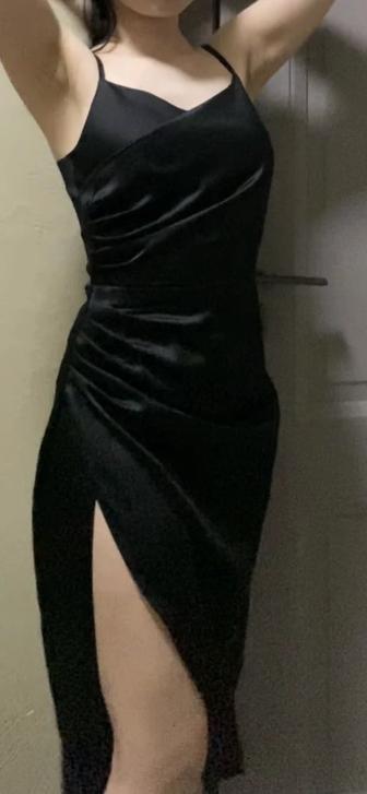 Вечернее черное платье