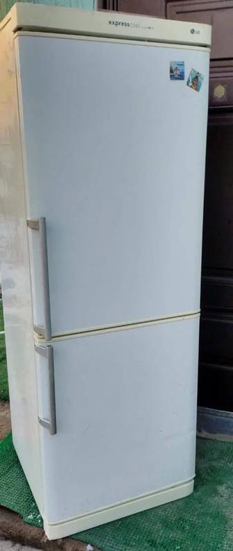 Холодильник марки LG