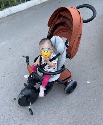 Продается коляска,складывается