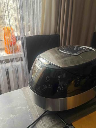 Продам почти новую мультиварку