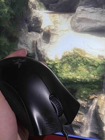 Продам мышку Razer deathadder essential