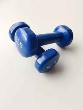 Гантели по 1.36кг