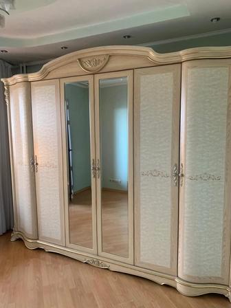 Продам шкаф большой вместительный
