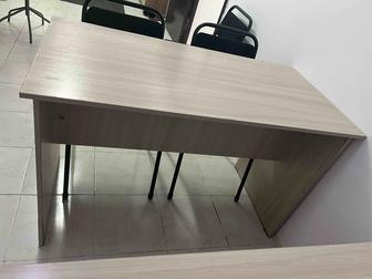Продам стол офисный