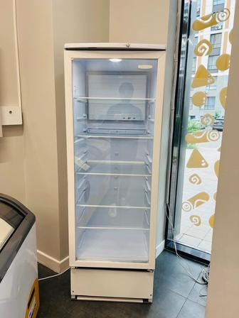 Продам витринный холодильник Бирюса