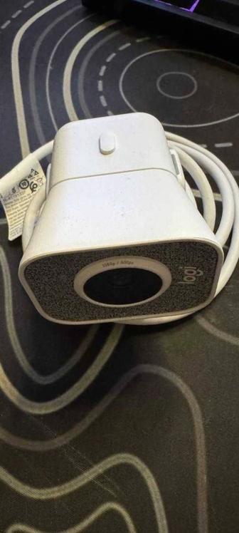 Web-камера Logitech StreamCam