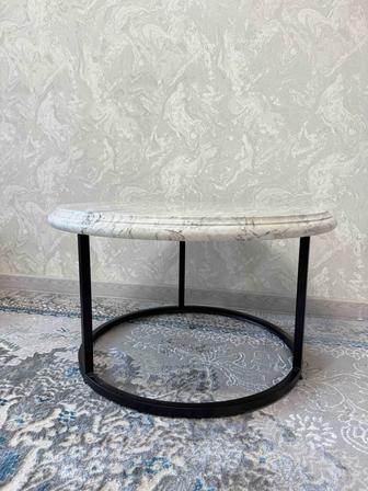 Журнальный стол из натурального мрамора новый