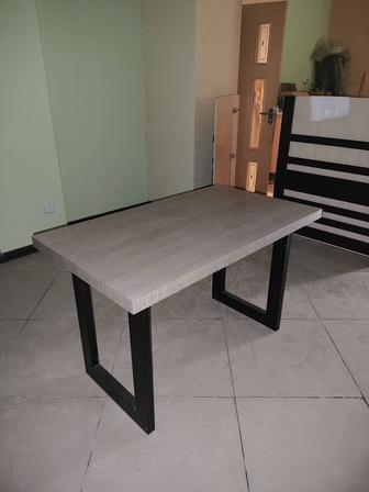 Продам столы и диванчики