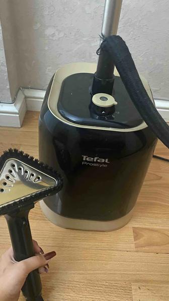 Вертикальный отпариватель Tefal Pro Style IT3420.